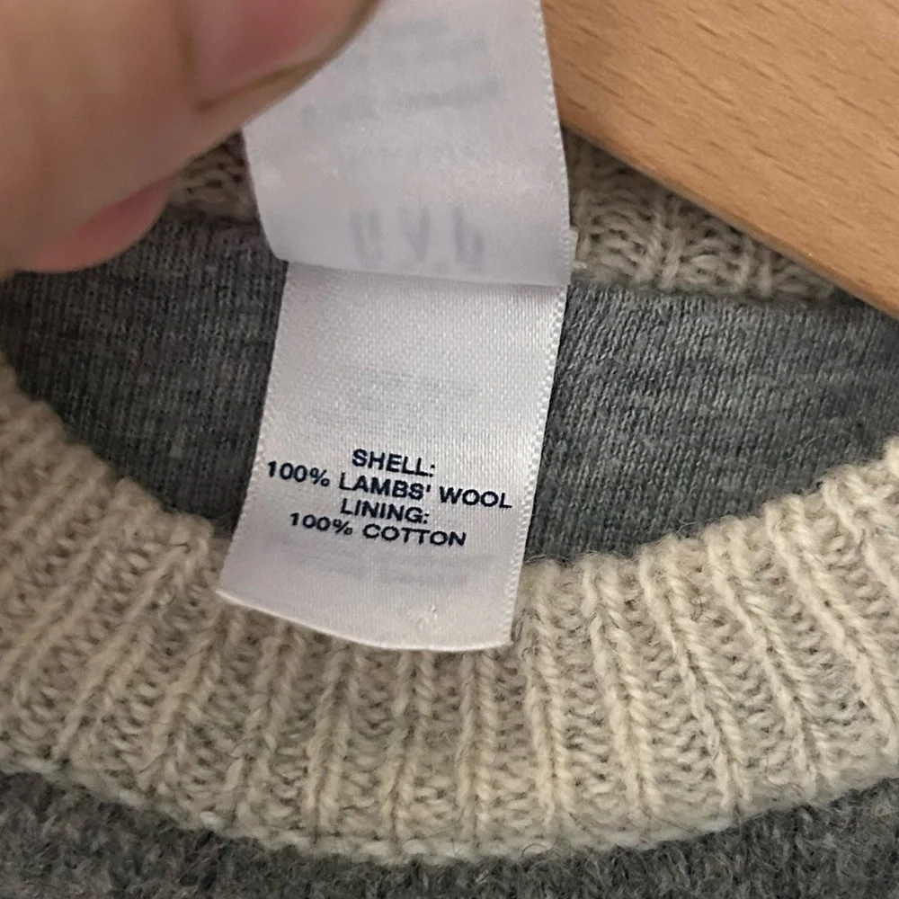 Baby Gap 100% Wool 6-12 Months Gray Cream Polar Bear Sweater